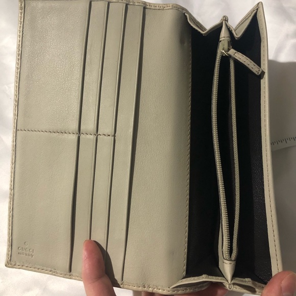 Gucci Beige Soft Guccissima Leather Wallet, gold hardware. Authentic. Like new - Picture 4 of 4